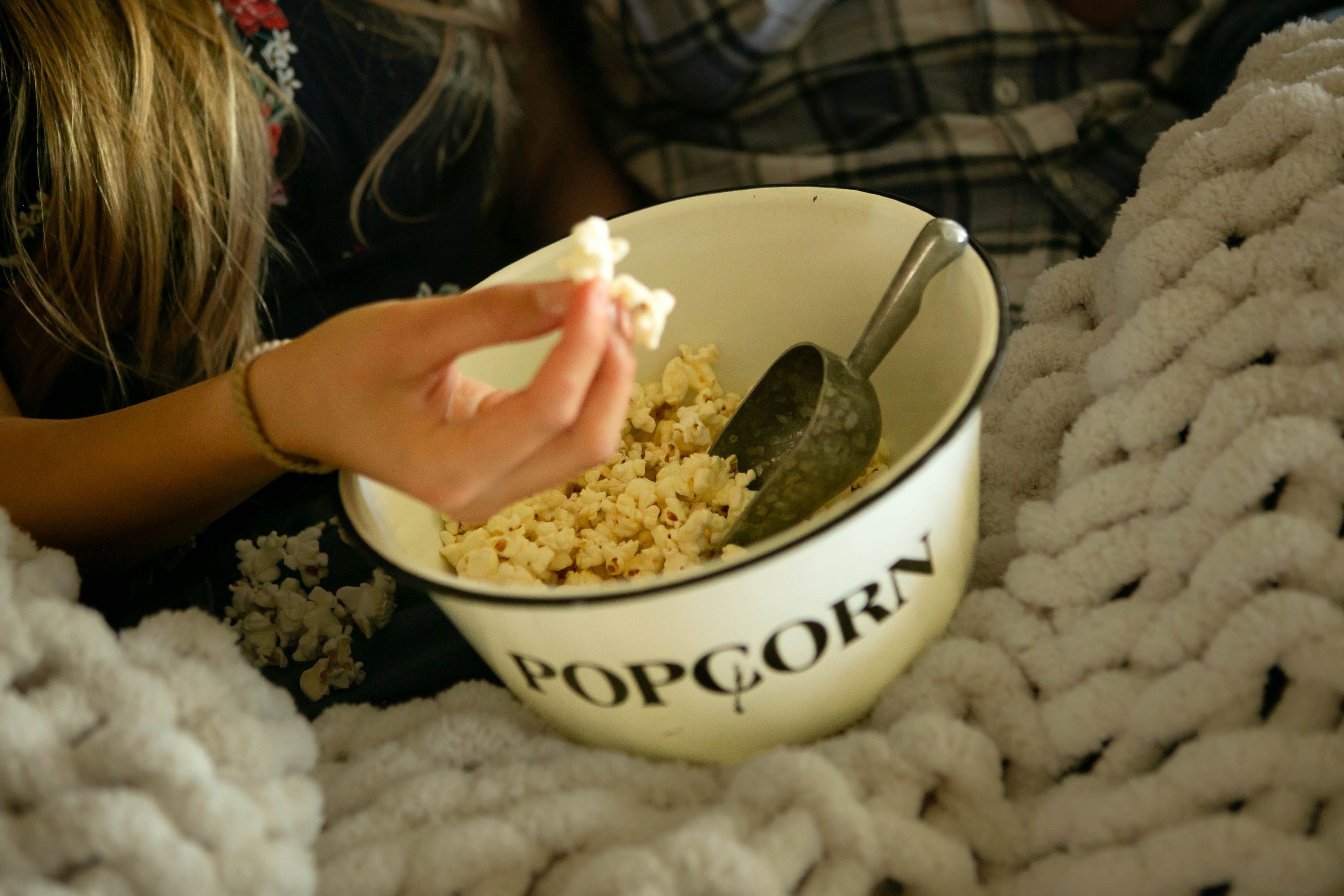 Vintage Enamel Popcorn Bowl | 3.7 Quart