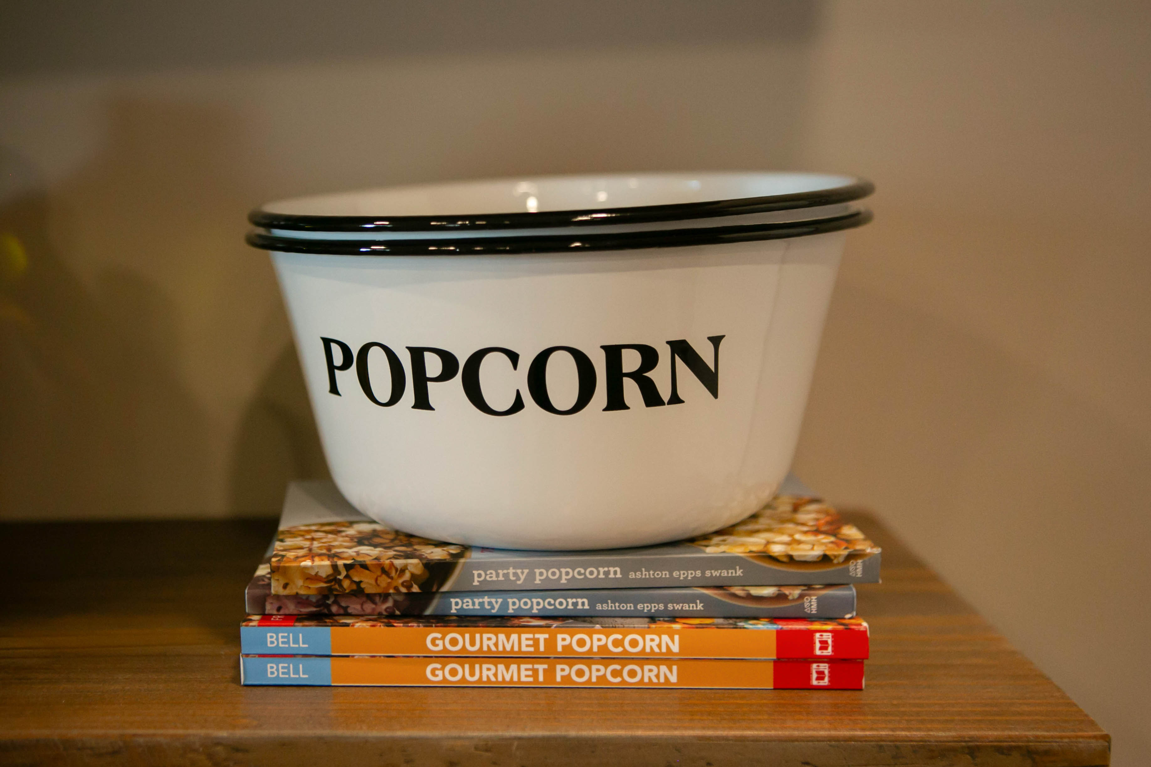 Vintage Enamel Popcorn Bowl | 3.7 Quart